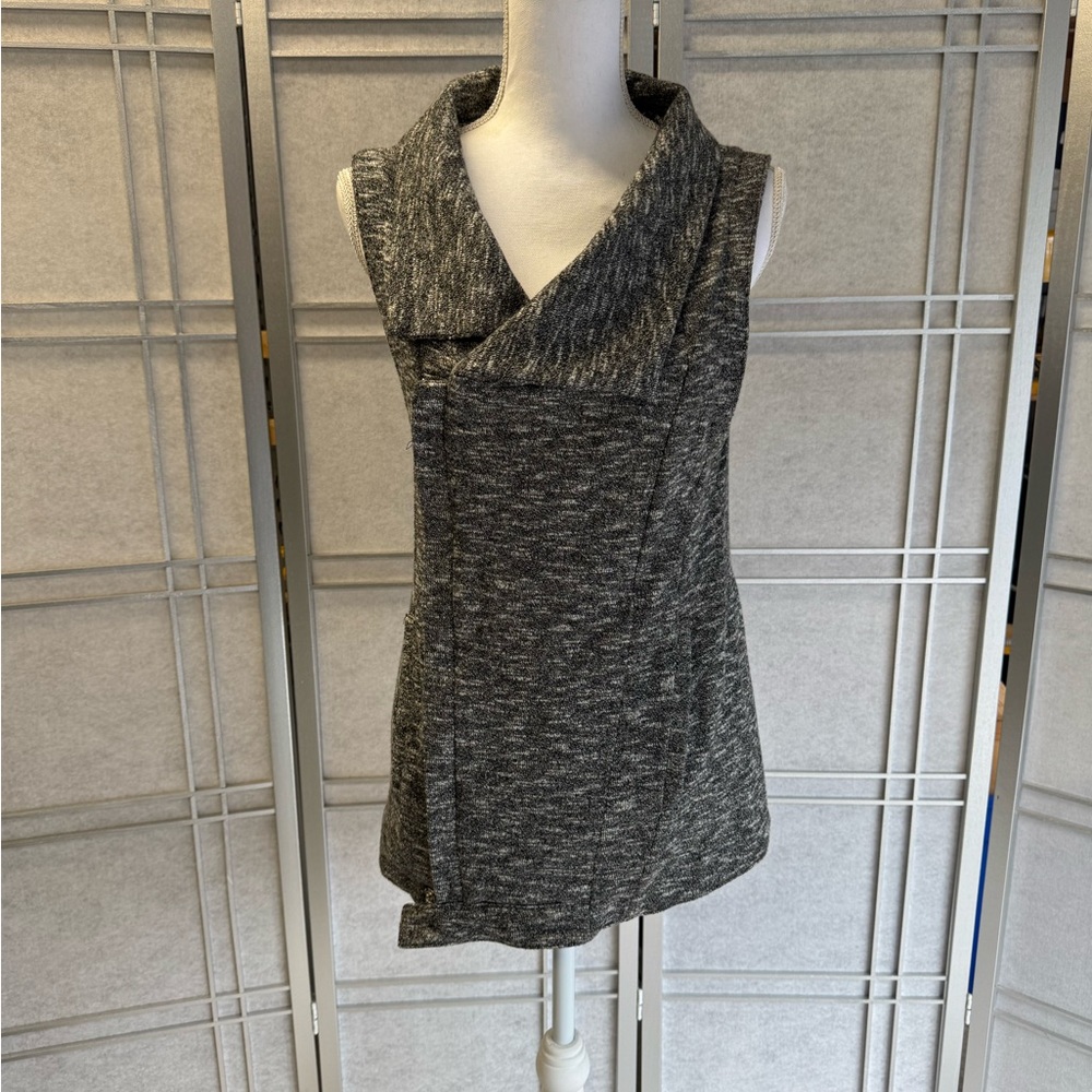 Gray Sleeveless Sweater Vest